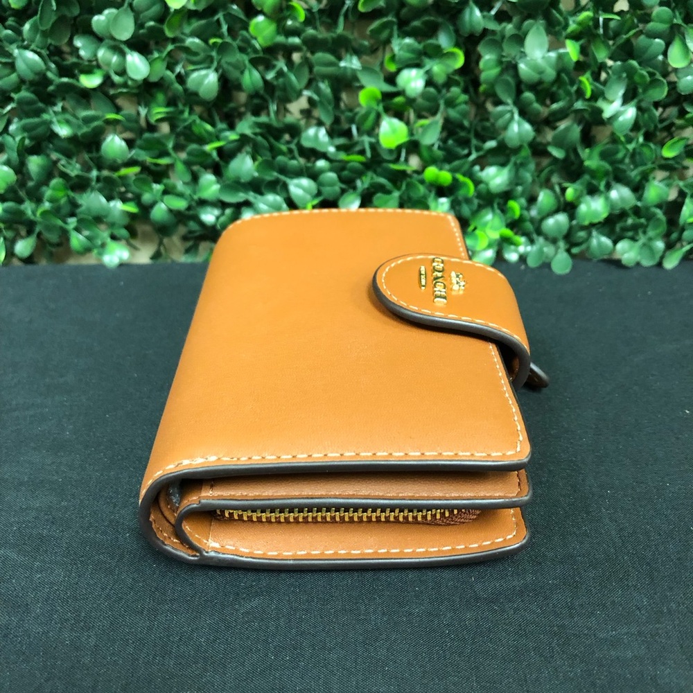 Coach Medium Corner Zip Wallet - Picture 4 of 11